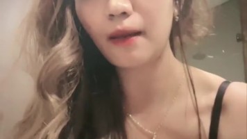 Selebgram Host Cantik Body Mulus Pamer Kebinalan Goyang Hot