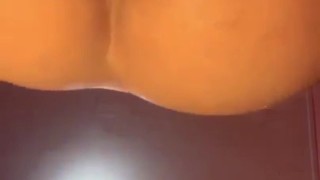 Gambaran Pacar Kamu Doyan Pamer Cairan Memek Celva