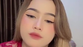 BebbyMoy Ajak Kamu Goyang Bareng Kebaya Merah